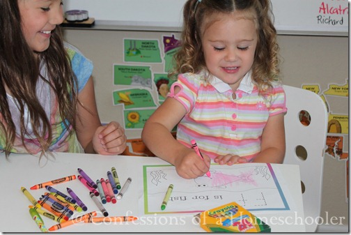 Teeny Tot preschool fish coloring activity