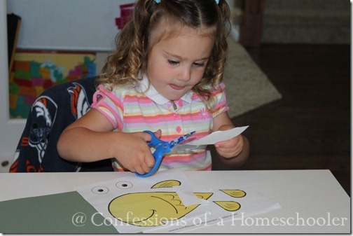 Teeny Tot preschool cut and paste activity