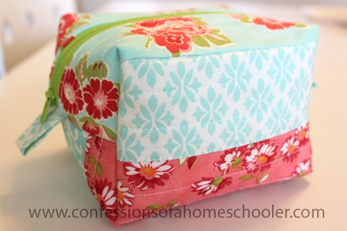 Quilted Zipper Pouch Sewing Tutorial