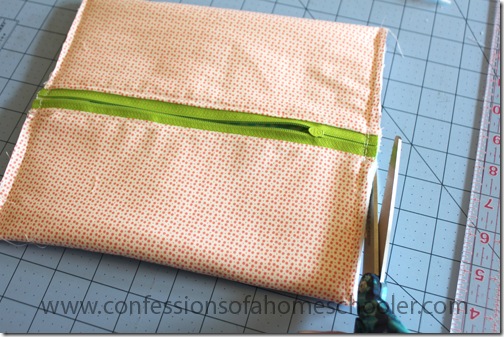 How to Make a Quilted Zippered Pouch –