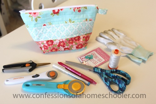 Quilted Zipper Pouch Sewing Tutorial 2