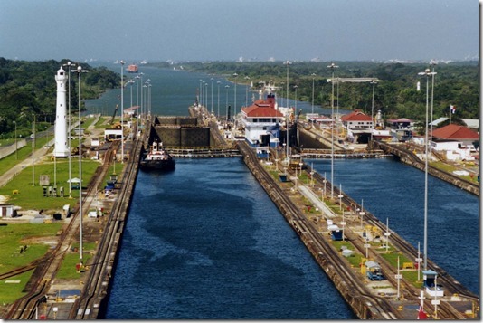 Panama_Canal_Gatun_Locks